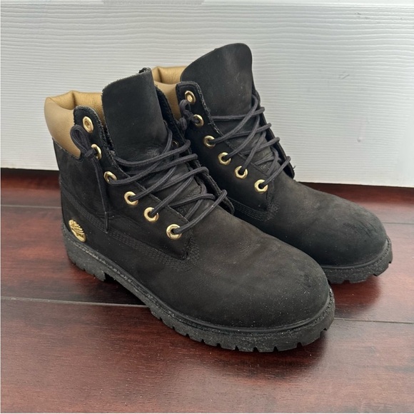 Size 6 Timberland Women’s 6” Premium Boots Black Gold Limited Edition - Picture 3 of 12